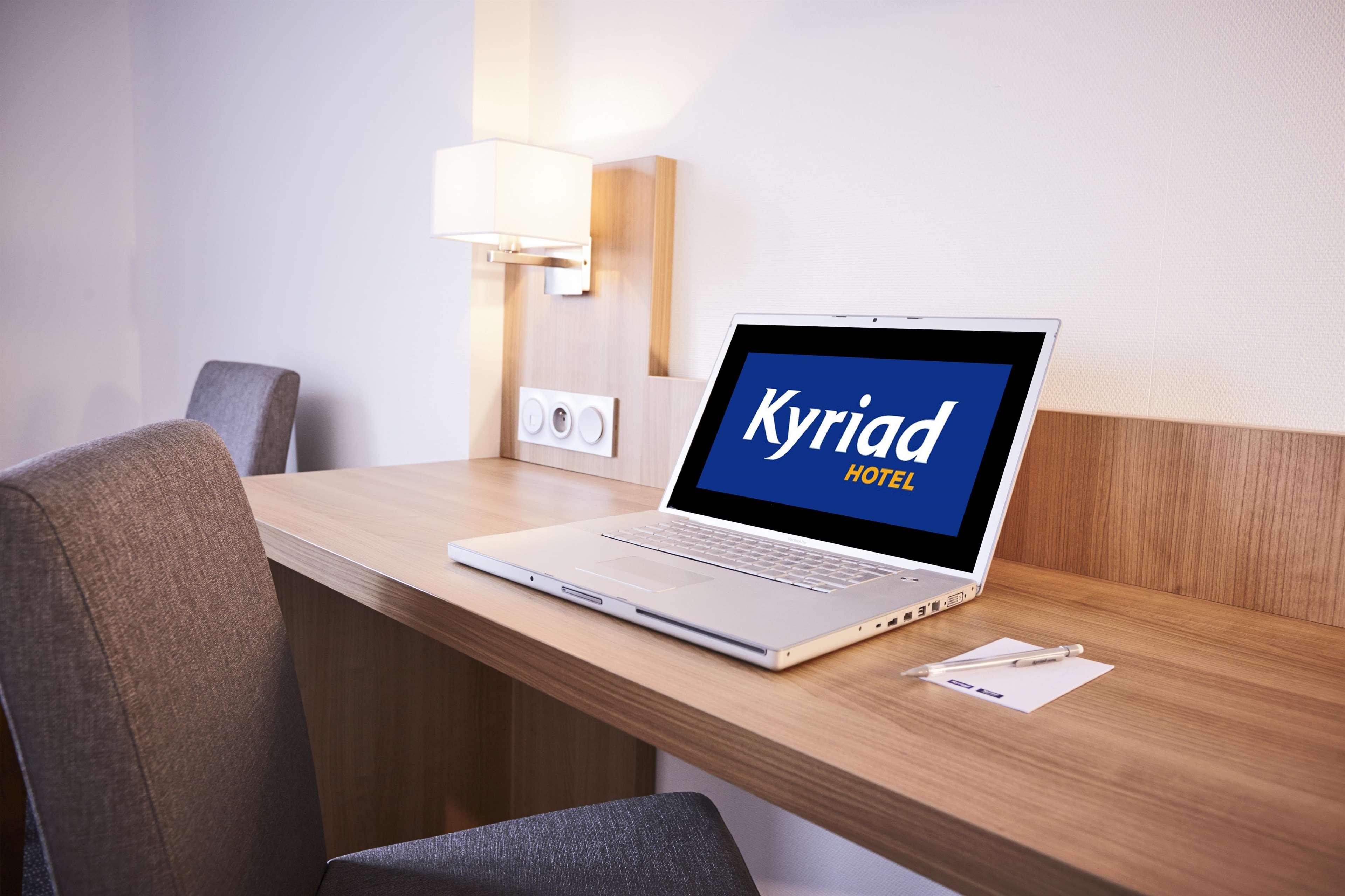 Kyriad Hotel Laval Laval  Exteriör bild