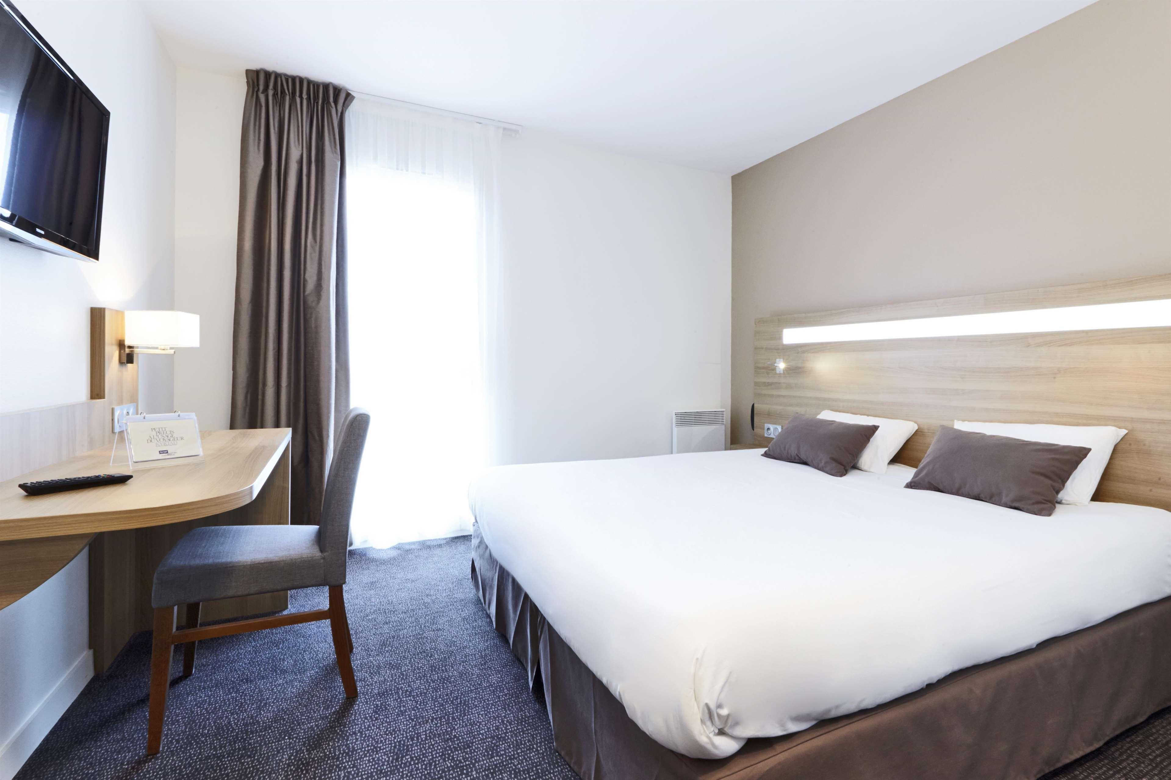 Kyriad Hotel Laval Laval  Exteriör bild