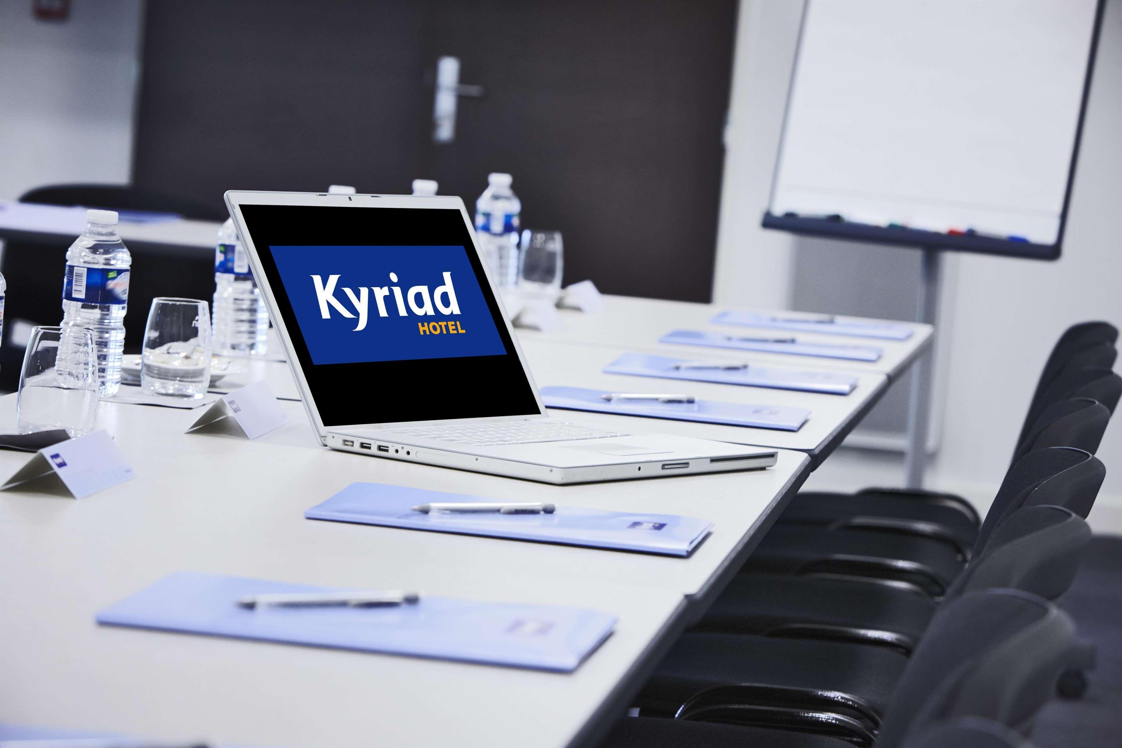 Kyriad Hotel Laval Laval  Exteriör bild