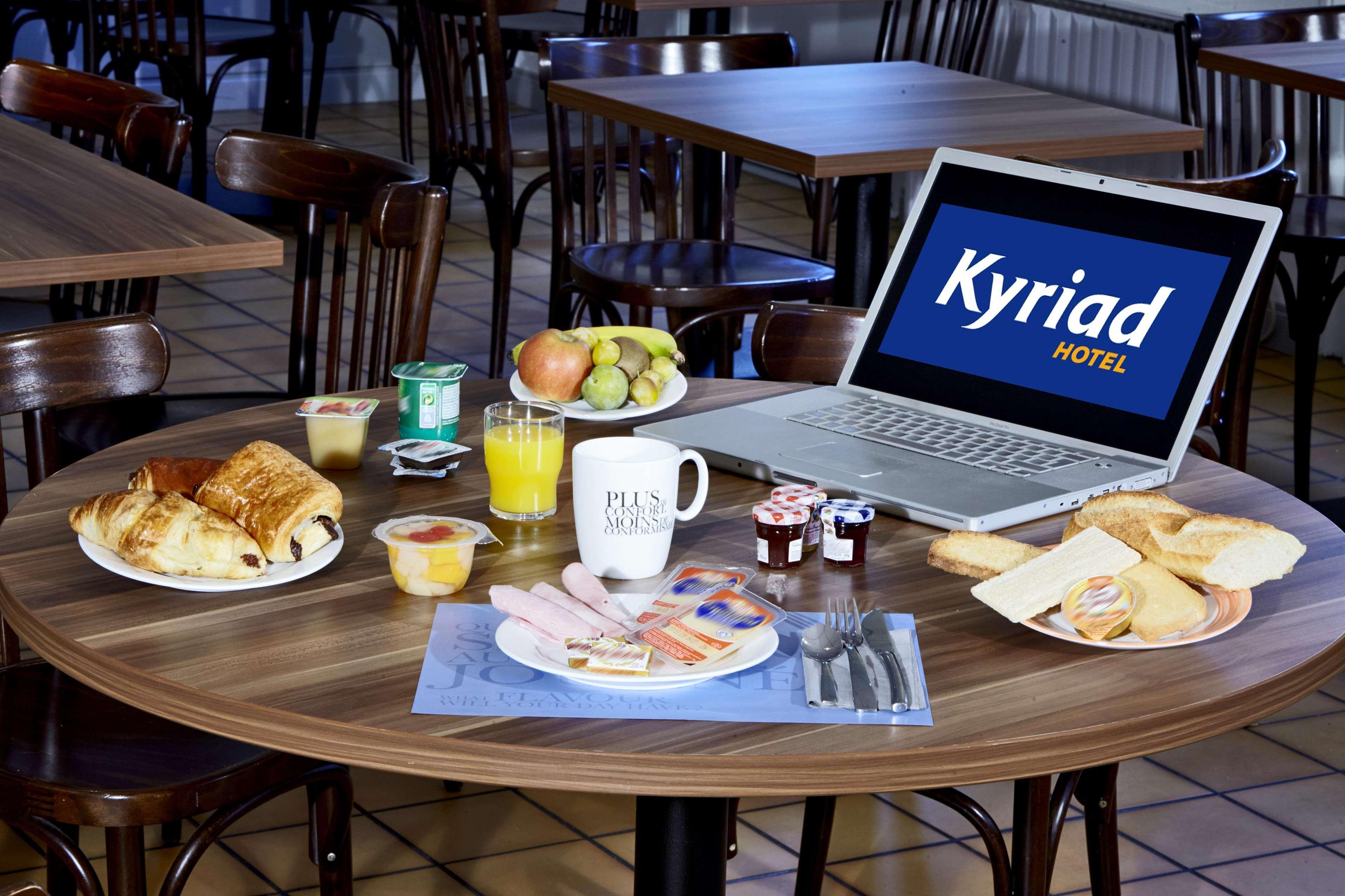 Kyriad Hotel Laval Laval  Exteriör bild