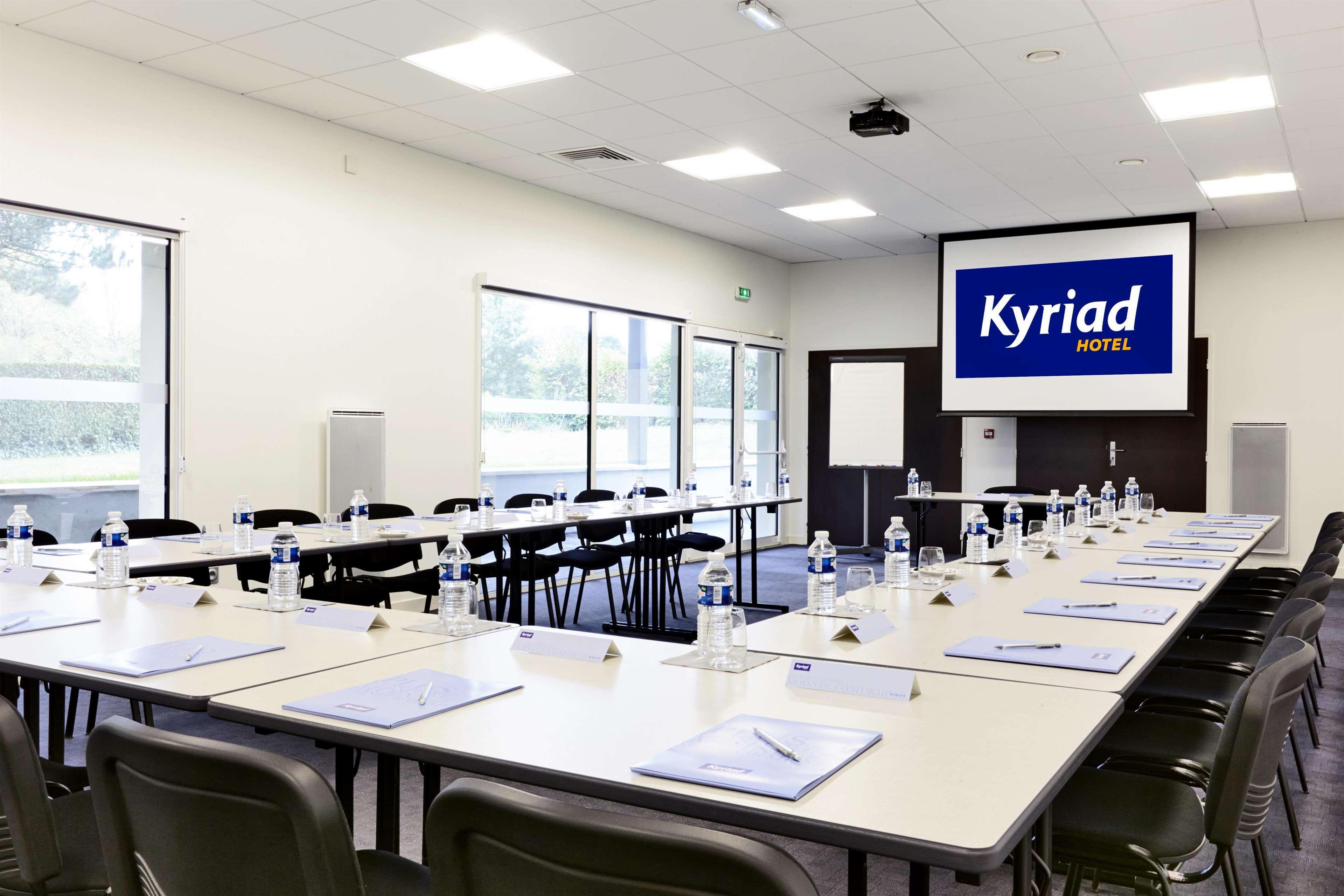 Kyriad Hotel Laval Laval  Exteriör bild